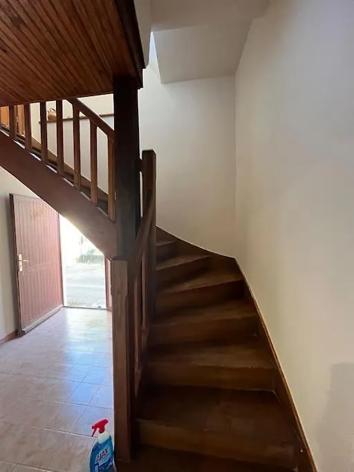 La Petite Ourse Maison De Village A Oust Holiday home