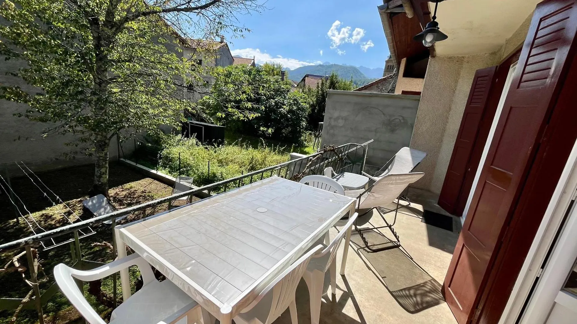 La Petite Ourse Maison De Village A Oust Holiday home