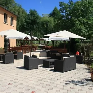 Hotel Les 4 Saisons, Oust